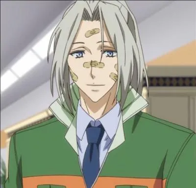 J'ai perdu toute ma famille et suis prsent aux cts d'Akari. Qui suis-je ?