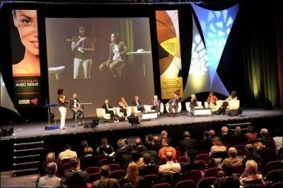 Le 16 mai 2013 s'ouvrent  Bourges des Etats gnraux. Sur quoi portaient-ils ?