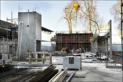 Quand les travaux du Palais des Sports du Prado,  Bourges, doivent-ils s'achever ?