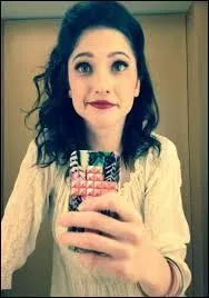 Qui est cette jolie fille ?