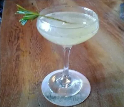 Que trouve-t-on, entre autres, dans une  Golden Lady  ?