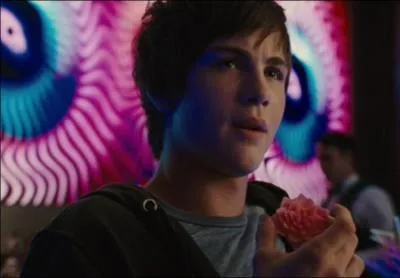 Ensuite ils se rendent dans l'htel Casino Lotus, pour quelle raison ?