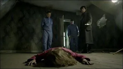 Dans l'pisode  Une tude en rose , o Watson rencontre-t-il Sherlock ?