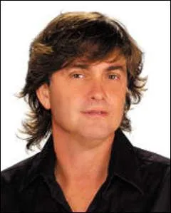 Comment s'appelle son papa ?