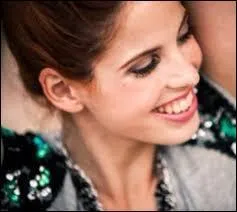 Dans quelle srie joue-t-elle ?