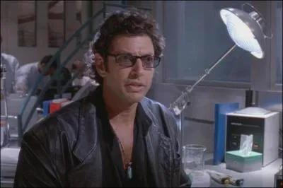 Aprs ce premier tour de l'le, John Hammond organise la visite du laboratoire. Quelle est la raction de Ian Malcolm quand il apprend que tous les dinosaures sont des femelles ?