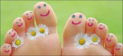  La joie n'est pas dans les choses, elle est en nous.  