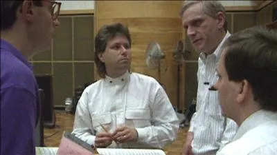 Le soir de ce triomphe inattendu, Howard Ashman annonce  Alan Menken qu'il doit lui parler quand ils reviendront  New York. Quelle nouvelle Alan Menken apprend-il alors ?