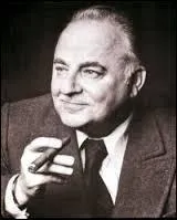 Mon nom est Bruno Coquatrix, n  Ronchin (Nord) en 1910 et dcd  Paris en 1979, je suis inhum dans la division n96. Commenant ma carrire comme auteur-compositeur (environ 300 chansons et oprettes), je deviens imprsario puis directeur de la salle de spectacle de Bobino. Je reprends en 1954 la direction d'une salle de music-hall que l'on associe  mon nom, mais laquelle ?