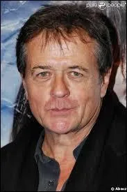Metteur en scne de thtre et d'opra, ralisateur, scnariste et acteur, je suis n le 2 novembre 1944  Lssign (Maine-et-Loire). Je ralise des films comme  Htel de France  1987 ou  La Reine Margot  en 1991, dcd des suites d'un cancer du poumon le 7 octobre 2013  Clichy (Hauts-de-Seine) , je repose au Pre Lachaise. Je suis :