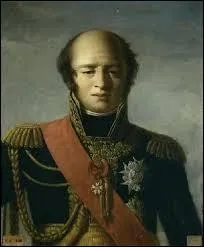 Marchal d'Empire, duc d'Auerstaedt (Allemagne) puis prince d'Echmlh (Bavire), je suis n en 1770  Annoux (Yonne). Disgraci en 1815 aprs la chute de Napolon, je rapparais  la cour de Louis XVIII en 1818. Entr  la chambre des pairs en 1819, je me rallie  la Restauration. Maire de Savigny-sur-Orge de 1822  1823. Je m'teins en 1823 et je suis inhum dans la division n28, je suis :