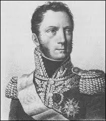 N dans la commune de Caulaincourt (Aisne) en 1773, diplomate et aide de camp de Napolon 1er, ce dernier me nomme Gnral de brigade en aot 1803 puis duc de Vicence (Italie) en 1808. Fidle parmi les fidles, devant accompagner l'empereur dans son 2me exil, mais je suis retenu par le tsar Alexandre Ier qui s'y oppose. Je dcde  Paris en 1827 et je suis enterr dans la division n28, je suis :