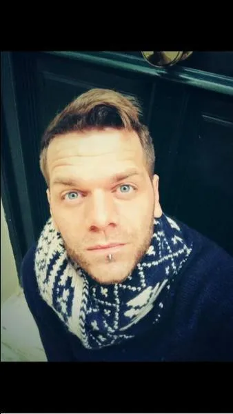 Comment s'appelle son premier album ?