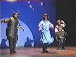 Nous retrouvons les Inconnus dans une chanson rappelant celles de Chantal Goya. Comment s'appelle-t-elle ?