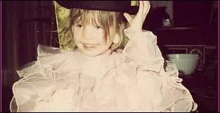 J'auditionne  Canadian Idol en 2007 et j'arrive troisime de la comptition. Je sors en 2012 mon deuxime album,  Curiosity , sous le mme label que Justin Bieber.