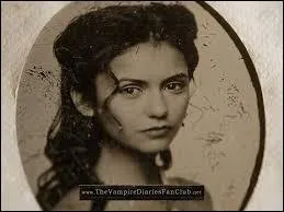 Ensuite, Elena l'embrasse (comme baiser d'adieu) et ils seront interrompus par Katherine. Pourquoi ?