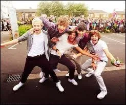 Qui est celui qui se retrouve souvent sans pantalon sur scne ?