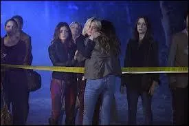 Quel personnage meurt  la fin de la saison 2 ?