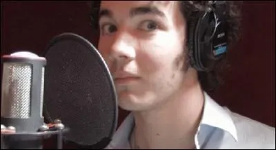 Quel personne kevin prend comme sa fille?