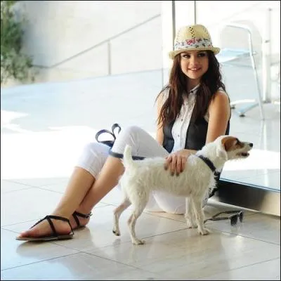 Sur quel tournage de film a-t-elle t accompagne de Vanessa Hudgens, Ashley Benson, Rachel Korine & James Franco ?