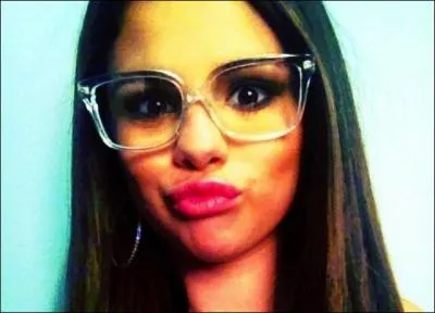 Selena a t choisie pour tre l'grie de la marque Case Mate qui fabrique ...