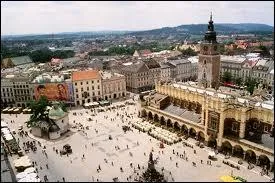 Dans quel pays est la ville de Cracovie ?