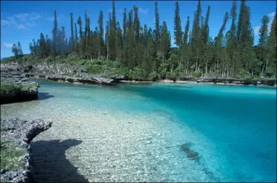 Est-ce que la Nouvelle Caldonie se trouve  l'est de l'Australie ?