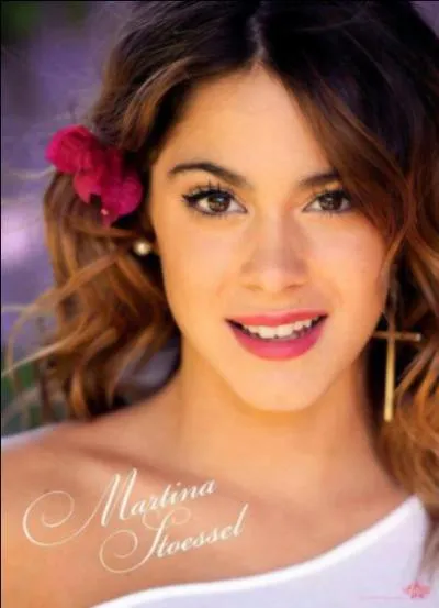 Martina Stoessel habite...
