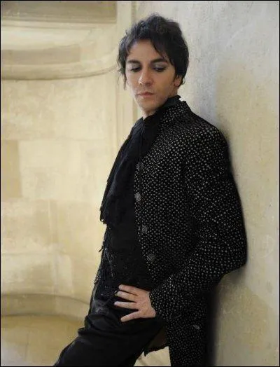 Comment s'appelait son groupe de rock ?