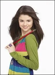 Elle est connue pour jouer dans