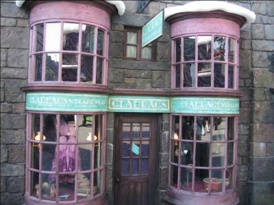 D'après le film  Harry Potter et l'Ordre du Phénix , quand la boutique de prêt-à-porter  Gaichiffon , qui possède aussi des succursales à Paris et à Londres, fut-elle créée ?