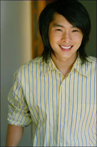 Quel rle joue Justin chon dans Twilight ?