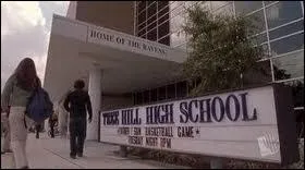 Qui est tombe enceinte quand elle tait au lyce ? (2 rponses sont possibles)