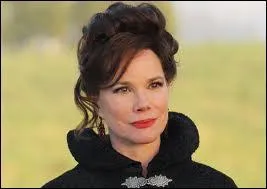 Comment s'appelle la mre de Regina ?