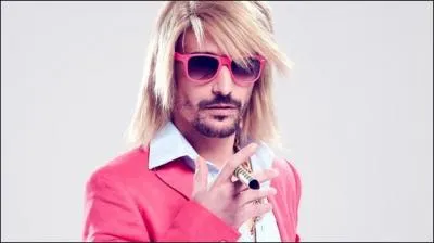 A qui s'adresse Sbastien Patoche avec sa chanson  Quand il pte, il troue son slip   ?