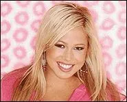 Attention  ne pas l'oublier. Comment se nomme cette magnifique blonde ?