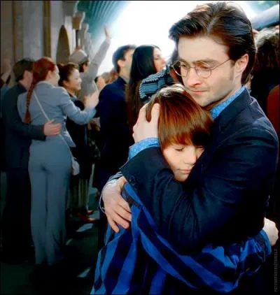 Harry Potter, dans la dernire scne de la saga cinmatographique, qualifie Severus Rogue comme tant  l'homme le plus courageux  qu'il ait jamais connu. Comment se prnomme un de ses fils en son honneur ?