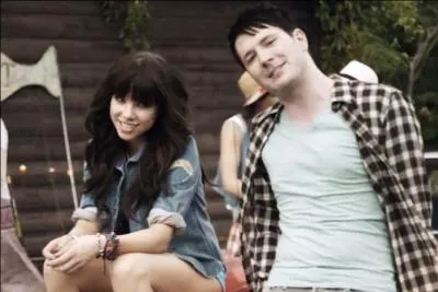 Comment s'appelle la chanson qu'elle a chante avec  Owl City  ?