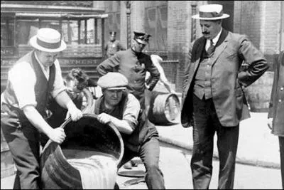 En quelle anne la prohibition de l'alcool a-t-elle t supprime aux Etats-Unis ?