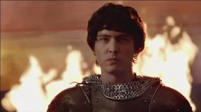 Mordred est-il un ami de Camelot, dans l'pisode 13 de la saison 5 ?