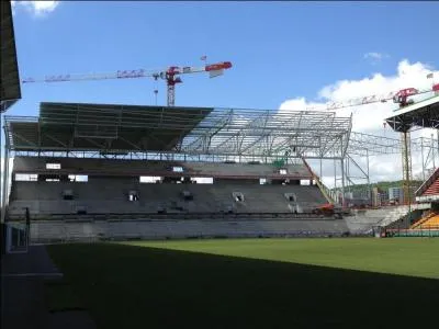 En quelle anne les travaux du stade Geoffroy Guichard ont-ils commenc ?