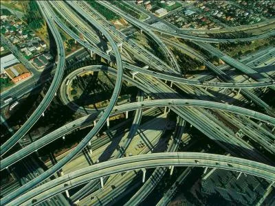 La vie est bizarre : - \