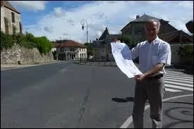 Nous sommes en compagnie de monsieur le maire pour visiter la ville francilienne de Vallangoujard. Nous sommes dans le dpartement ...