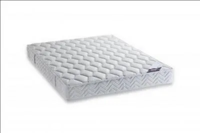 Dans un pisode, un lit neuf tombe du ciel (ou d'un avion, comme vous prfrez) et Malcolm et Dewey le dcouvrent; ils le prennent et alors que Malcolm passe ses journes dessus...