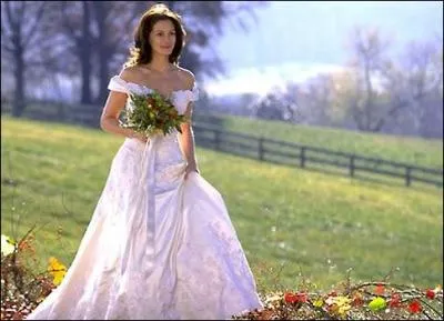 Dans quel film peut-on admirer Julia Roberts dans cette robe de marie ?