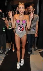 Miley Cyrus a fait une prestation  choquante  en twerkant ; lors de quelle crmonie ?