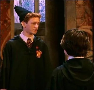 Quel membre de la famille Weasley a t nomm prfet puis prfet-en-chef de la maison Gryffondor lors de la scolarit de Harry Potter  Poudlard ?