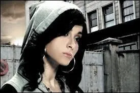 Quel tait le style de Kenza Farah dans ses dbuts dans la musique en 2009 jusqu'en 2013 ? !