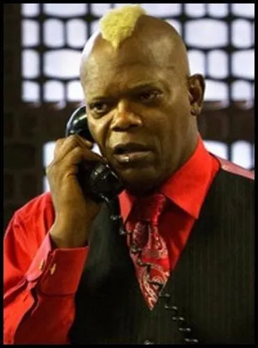 Il dmnage avec sa crte blonde dcolore ! Quel acteur black capable de jouer n'importe quel rle incarne ici le trs cruel Chaney ?