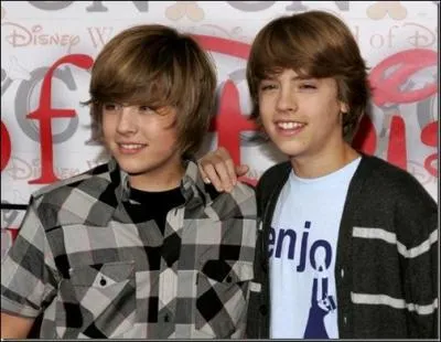 Je suis Dylan et lui c'est Cole. Trouve notre nom de famille.